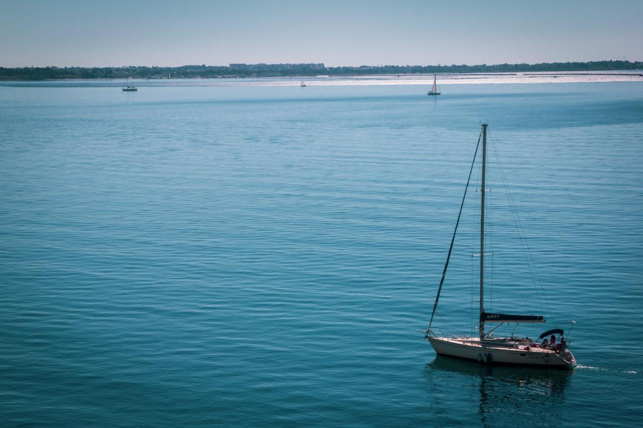 B&B Le Finestre Sul Mare Taranto Luaran gambar