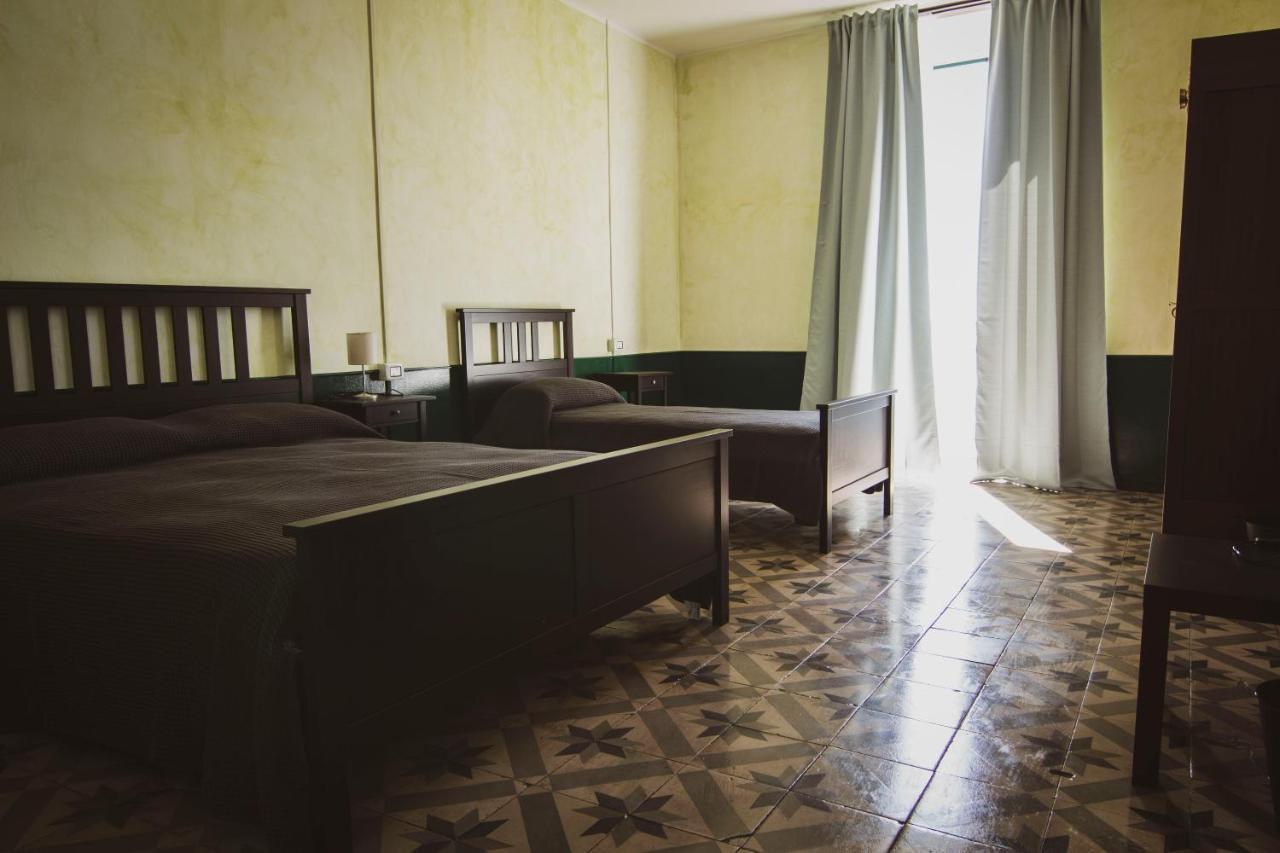 B&B Le Finestre Sul Mare Taranto Luaran gambar