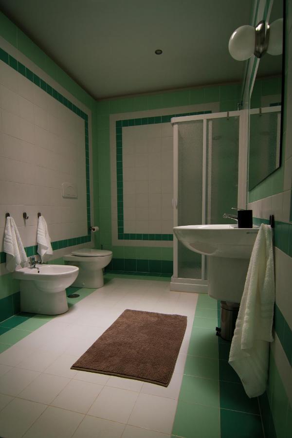 B&B Le Finestre Sul Mare Taranto Luaran gambar