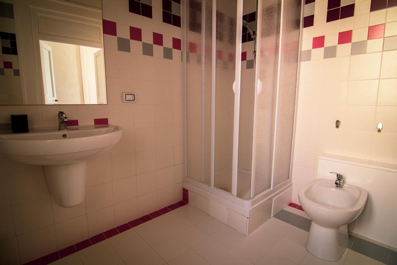 B&B Le Finestre Sul Mare Taranto Luaran gambar