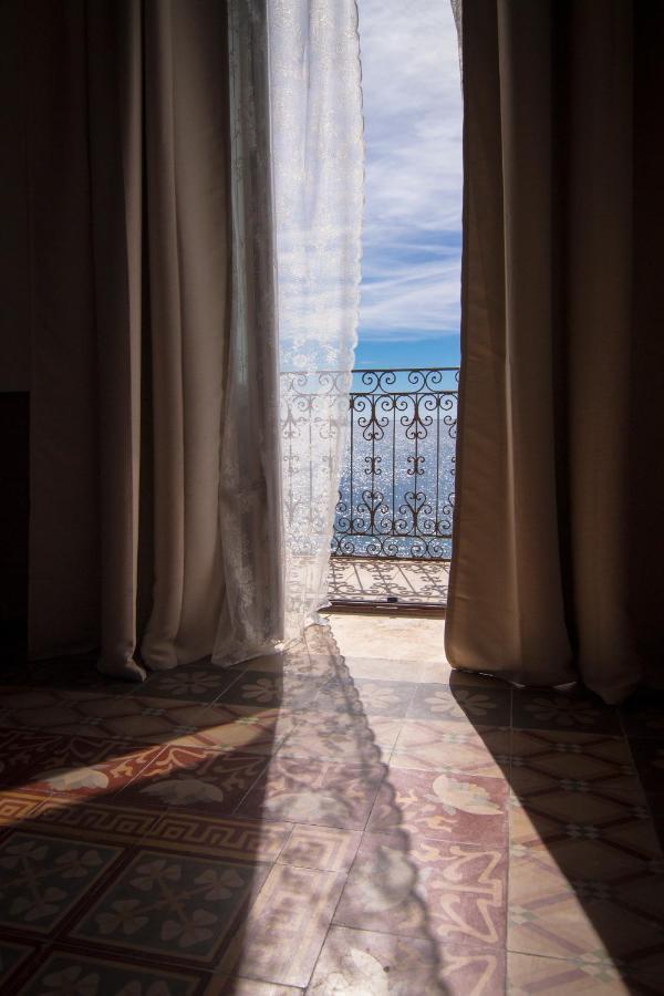 B&B Le Finestre Sul Mare Taranto Luaran gambar