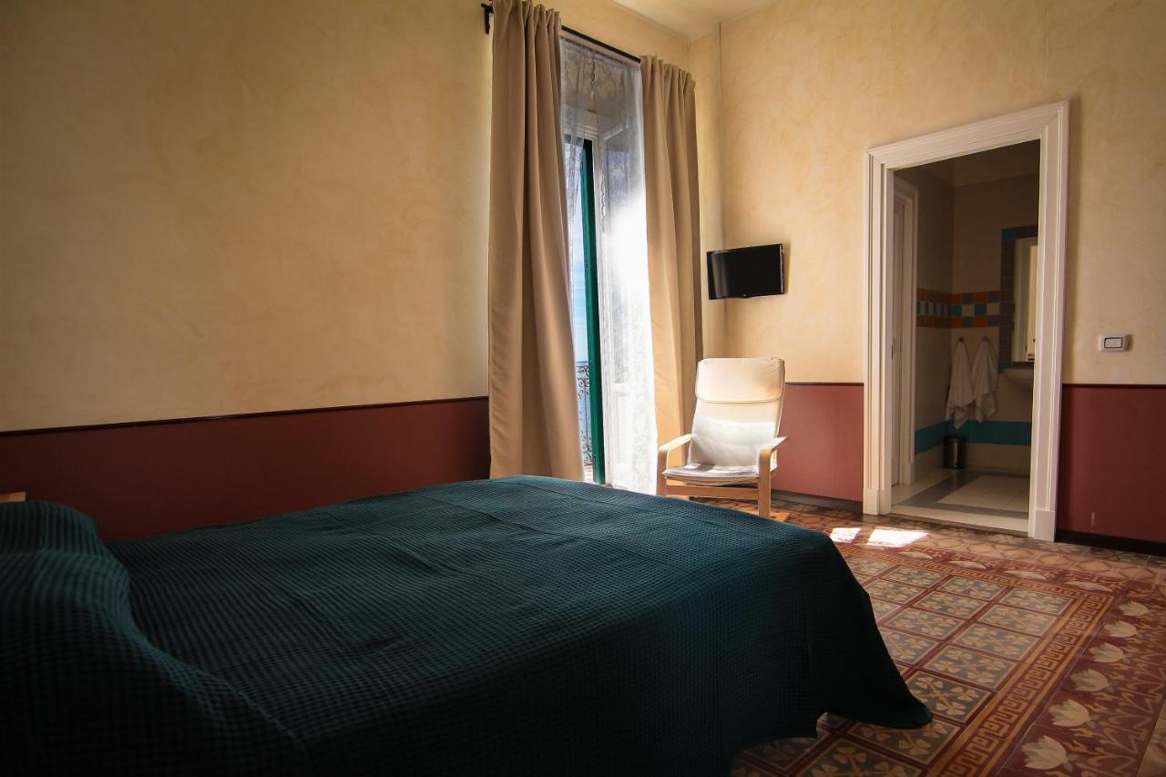 B&B Le Finestre Sul Mare Taranto Luaran gambar