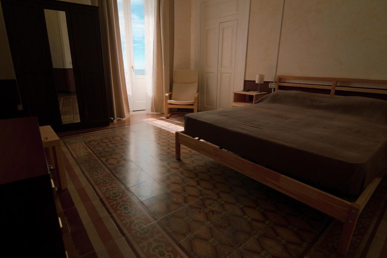 B&B Le Finestre Sul Mare Taranto Luaran gambar